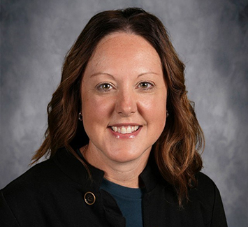  Kristy Jones receiving State Advisor award